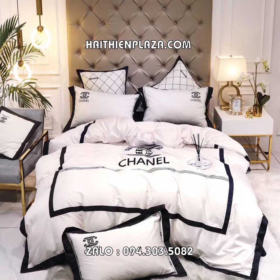 Best Chanel Signature Logo Pattern With Golden Lips In White Background  Queen Bedding Set  Masteez