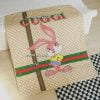 Chăn gối đi lớp hình thỏ Gucci